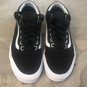 Oversized Lace Vans Old Skool